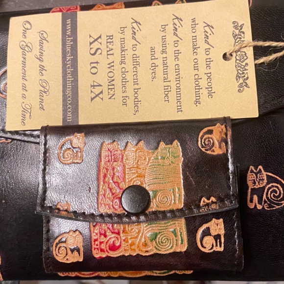 Matching Cat Wallet with Key Holder - Picture 2 of 10